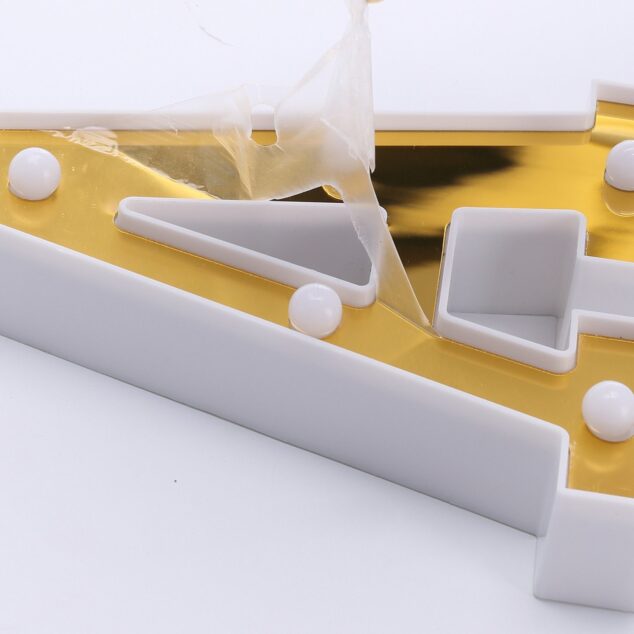 LETRA "A" DORADA 16 CMS. CON LUCES